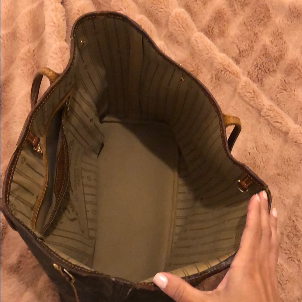 Louis Vuitton Neverfull MM - Picture 2 of 8